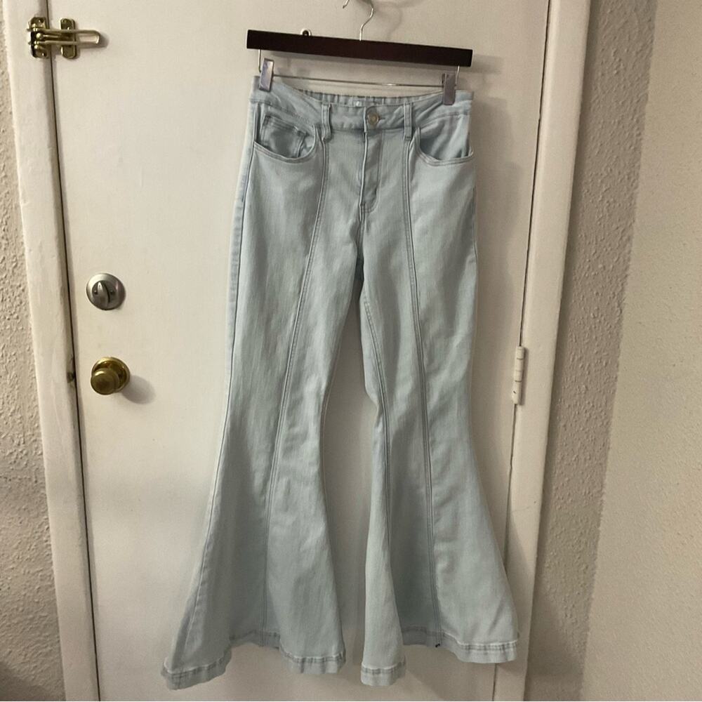 Rue21 Light Wash Blue Bellbottoms 7 (Juniors) Flaws 70s Costume Cosplay Summer